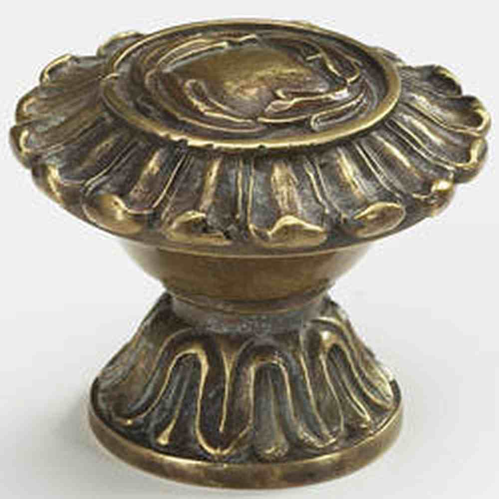 Schaub and Company 936-MBR moticello brass cabinet knob