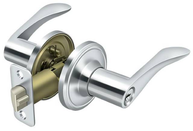 Deltana 6861-26 chrome keyed entry door lever