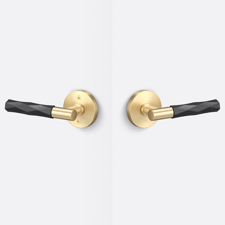Sure-Loc AP101-RD SB GRIP-VT FBL satin brass / flat black passage door lever