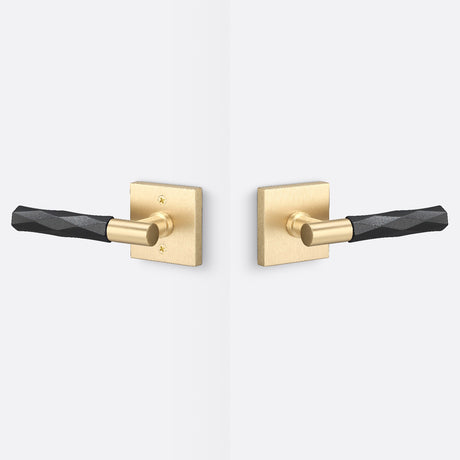 Sure-Loc AP101-SQ SB GRIP-VT FBL satin brass / flat black passage door lever