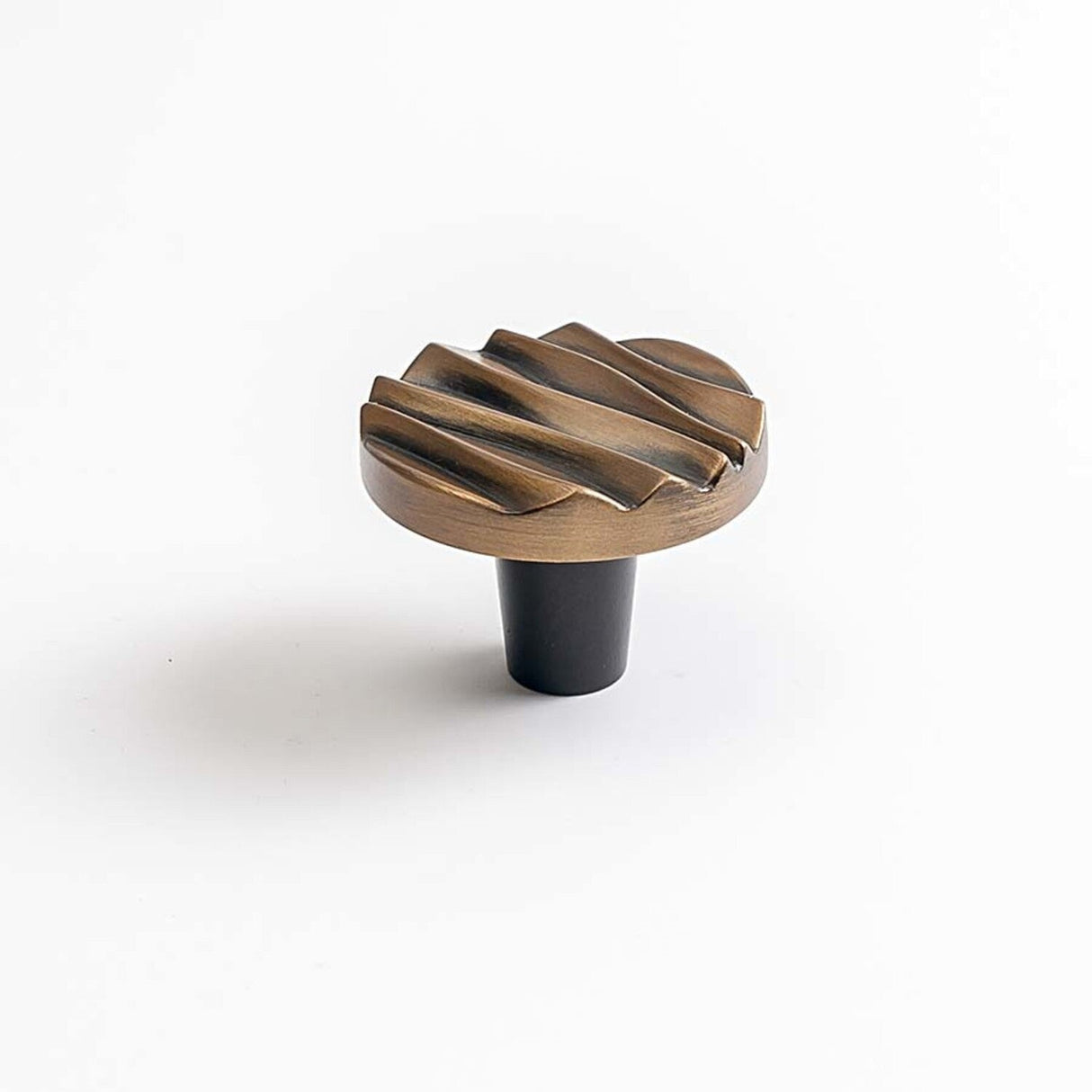 Du Verre DVWA01-AB antique brass cabinet knob