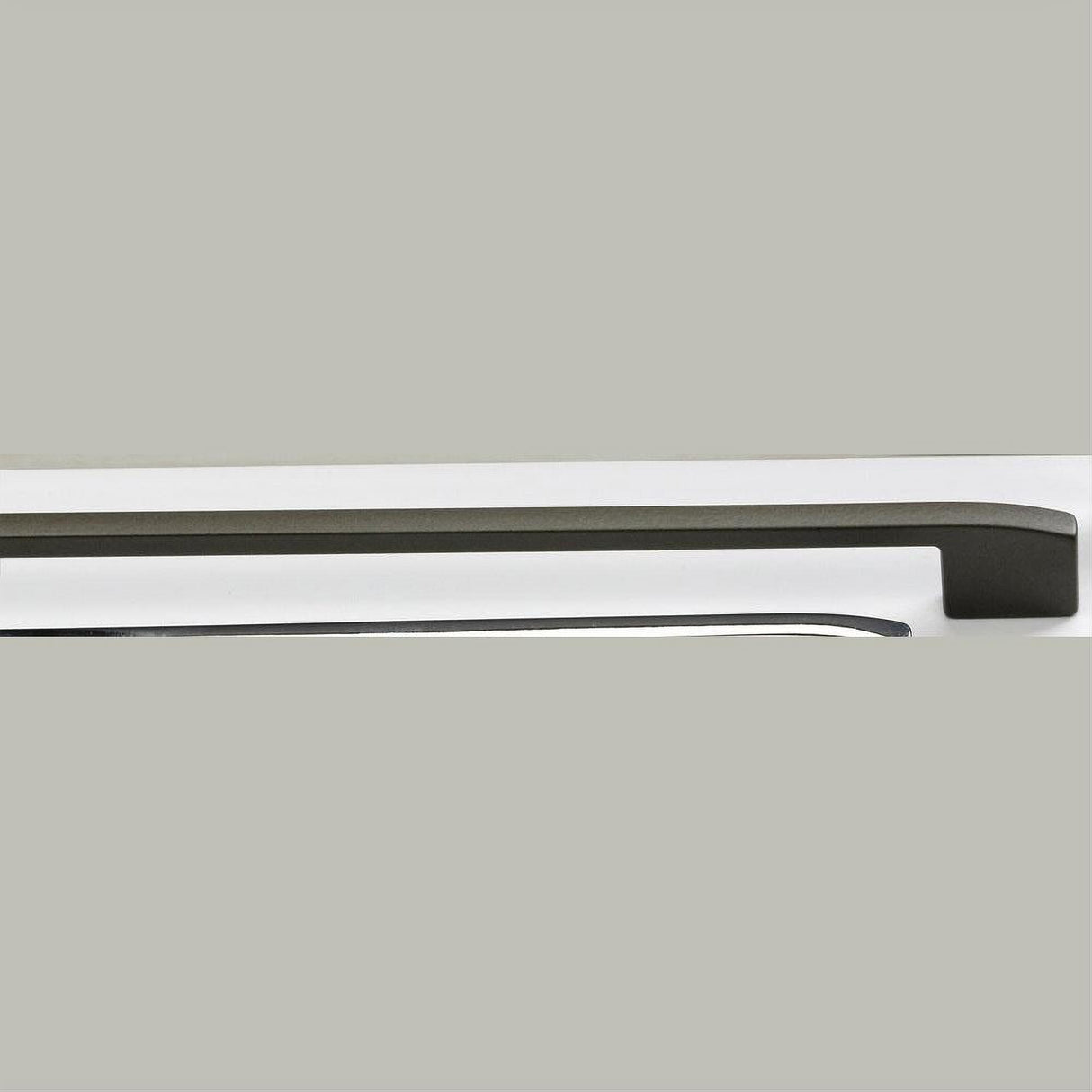 Schaub and Company 314-MBZ Sorrento Collection 288 / 320 mm Center Cabinet Pull Milano Bronze