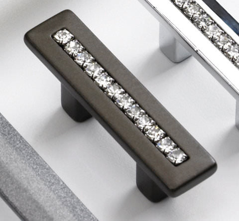 Schaub and Company 301-MBZ hardware in polished chrome, additional view